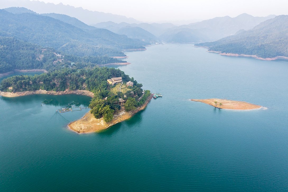 Unique experience a new route in style: Hanoi - Ngoi Hoa Bay – Maichau Hideaway