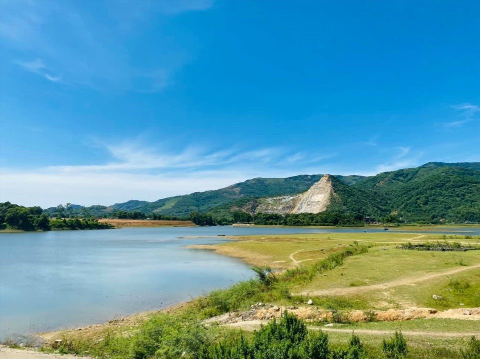 Hồ Đồng Chanh Hòa Bình: Điểm đến mới tại Hòa Bình