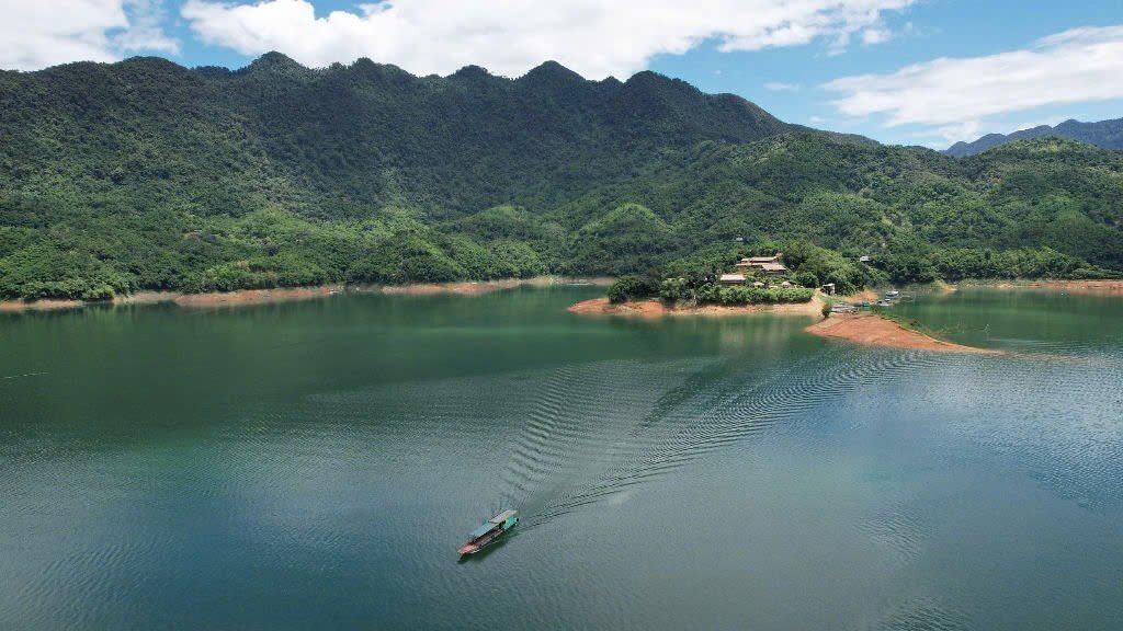 Hoa Binh Lake: Key Features & Why It Is One of Northern Vietnam's Most Underrated Destinations