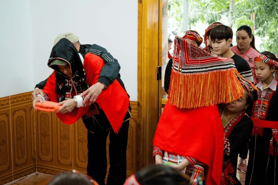 Discover the culture of Northwest Vietnam through the rich and distinctive Dao wedding ceremony