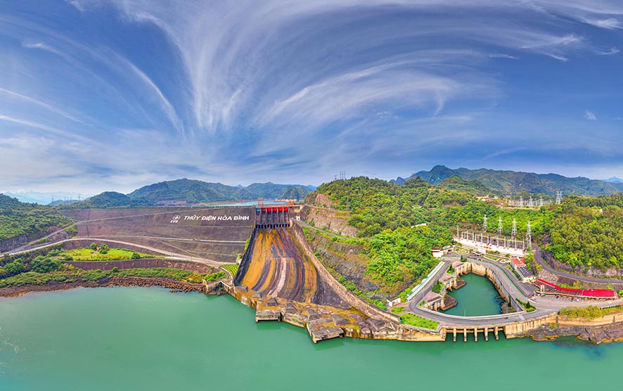 Hoa Binh Hydroelectric Reservoir: The Ultimate Guide for Travelers Staying at Mai Chau Hideaway Lake Resort