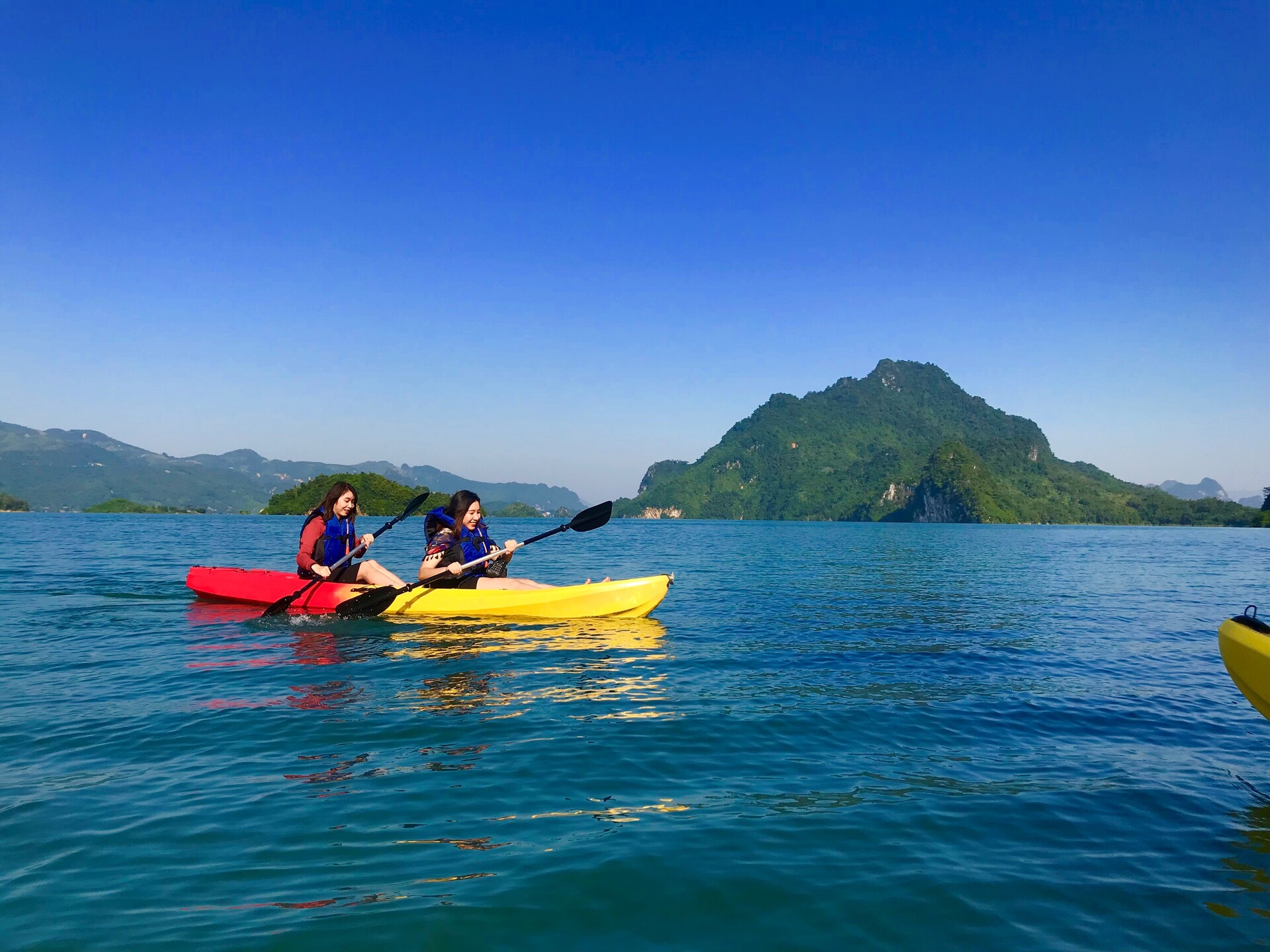 Chèo thuyền Kayaking