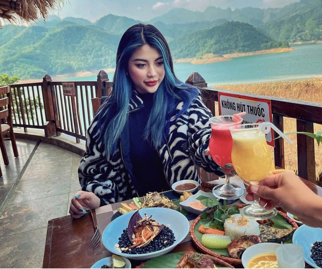 Nhà hàng Bamboo tầng 2 nên thơ và lãng mạn