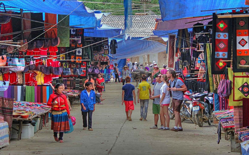 Khám phá chợ Pà Cò 1/2 ngày