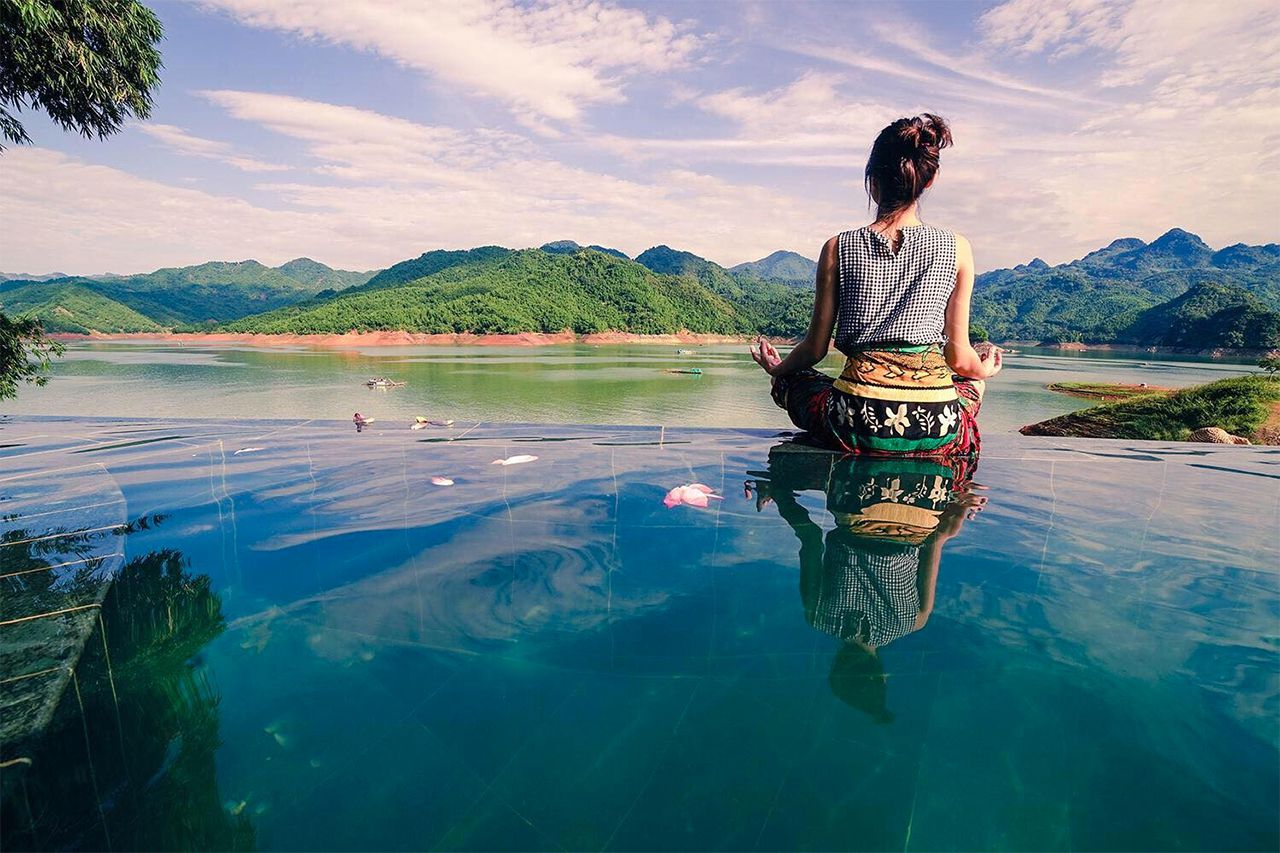 Ngắm bình minh và hoàng hôn trên hồ