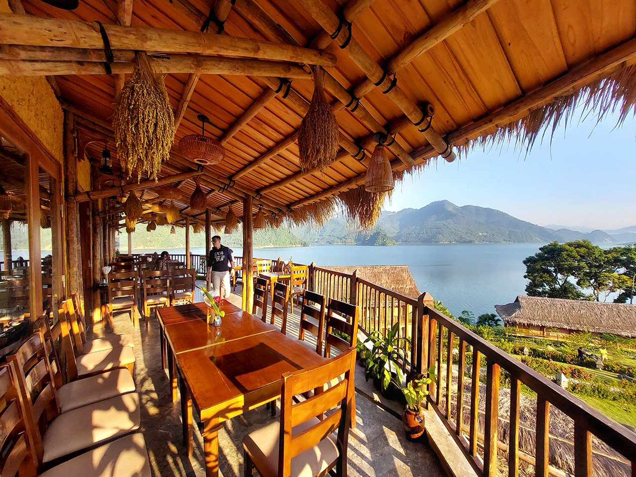 Stay on village paths and avoid stepping into planted rice fields when exploring Mai Chau Stay on village paths and avoid stepping into planted rice fields when exploring Mai Chau