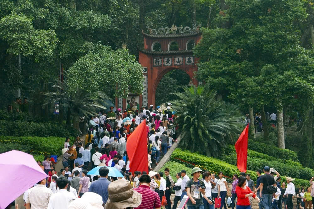 Kinh nghiệm tham quan núi Nghĩa Lĩnh dành cho du khách 