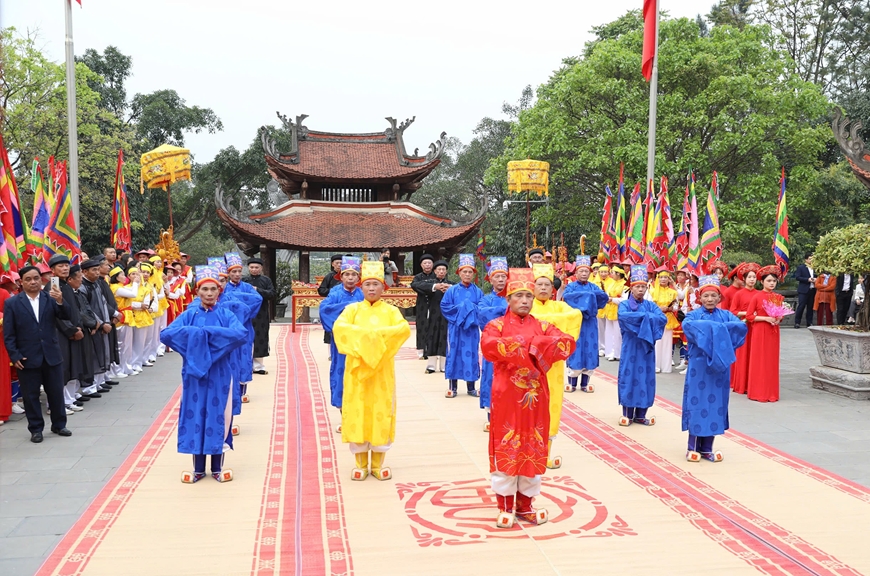 Lễ tưởng niệm lạc Long Quân và Âu Cơ (Nguồn: Báo Quân Đội Nhân Dân)