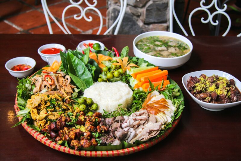 Thưởng thức đặc sản tại Bản Cỏi