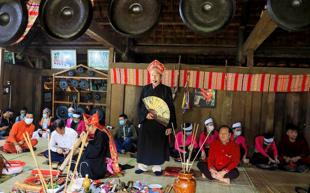 Khám phá bản làng Mường