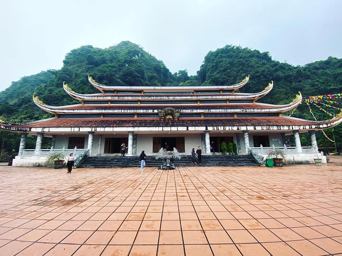 Vẻ đẹp trang nghiêm của chùa Tiên ở giữa núi rừng Hòa Bình (Nguồn: my hoa binh)