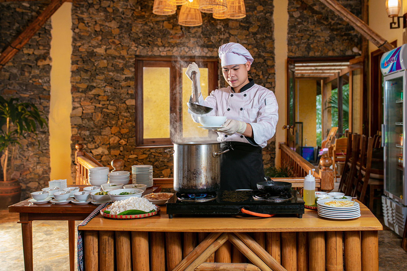 Cooking class at Mai Chau Hideaway Lake Resort 