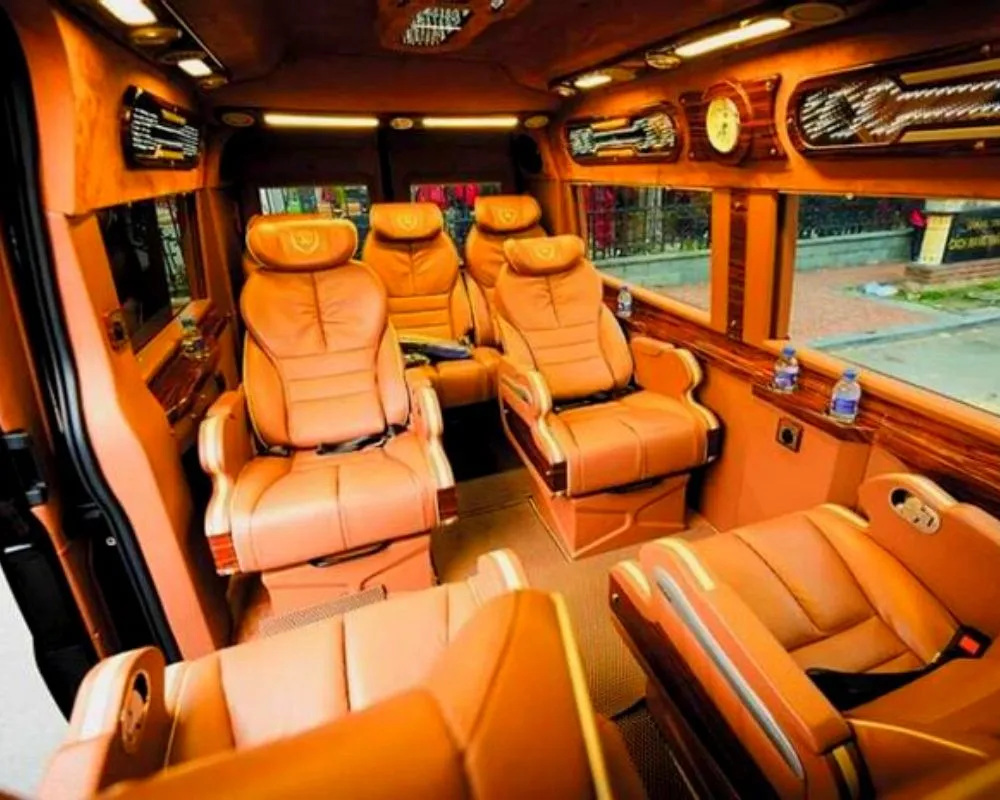 Limousine Van (Source: Collect) Limousine Van (Source: Collect)