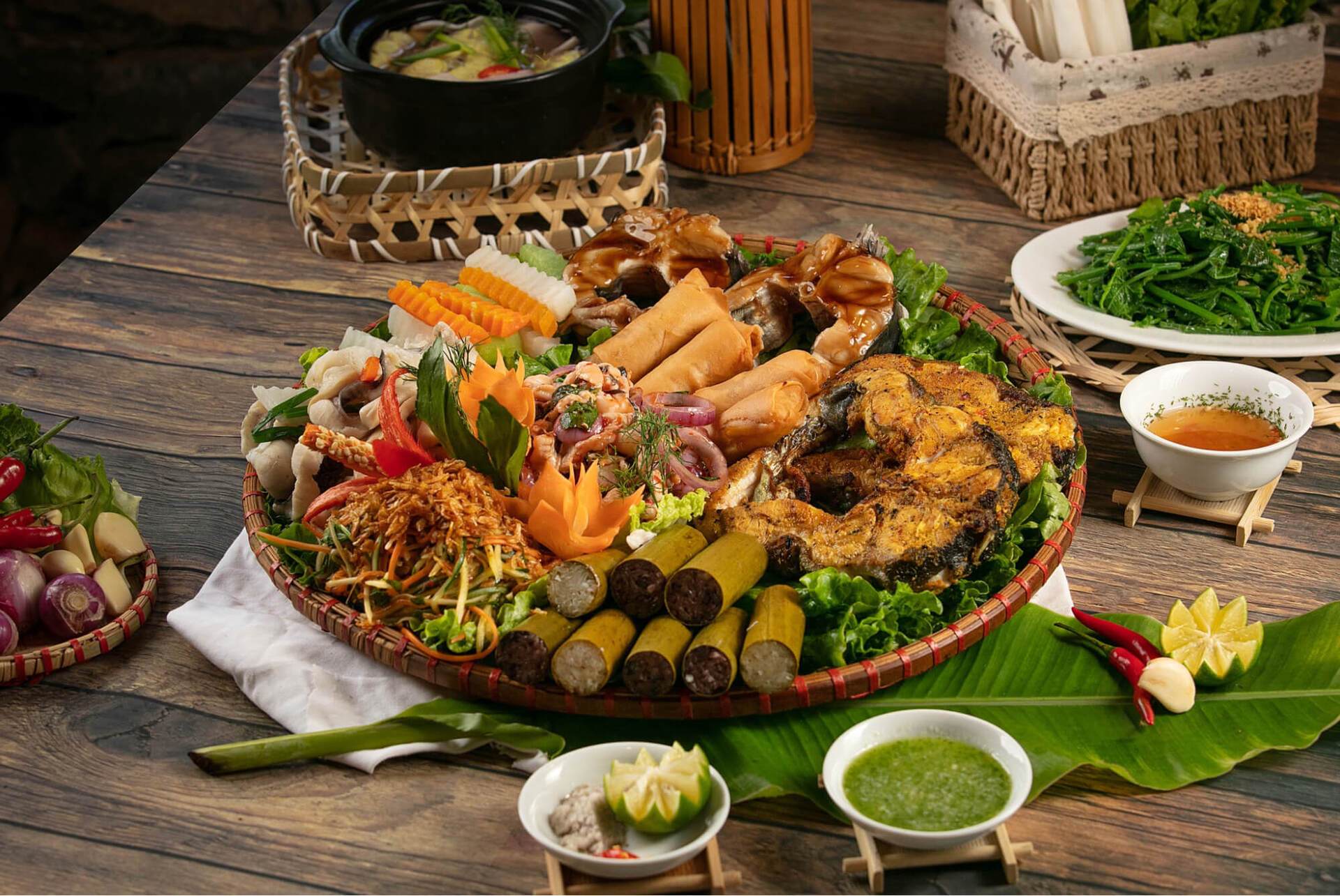 What to eat when visiting Thac Bo Lake in Hoa Binh? What to eat when visiting Thac Bo Lake in Hoa Binh?