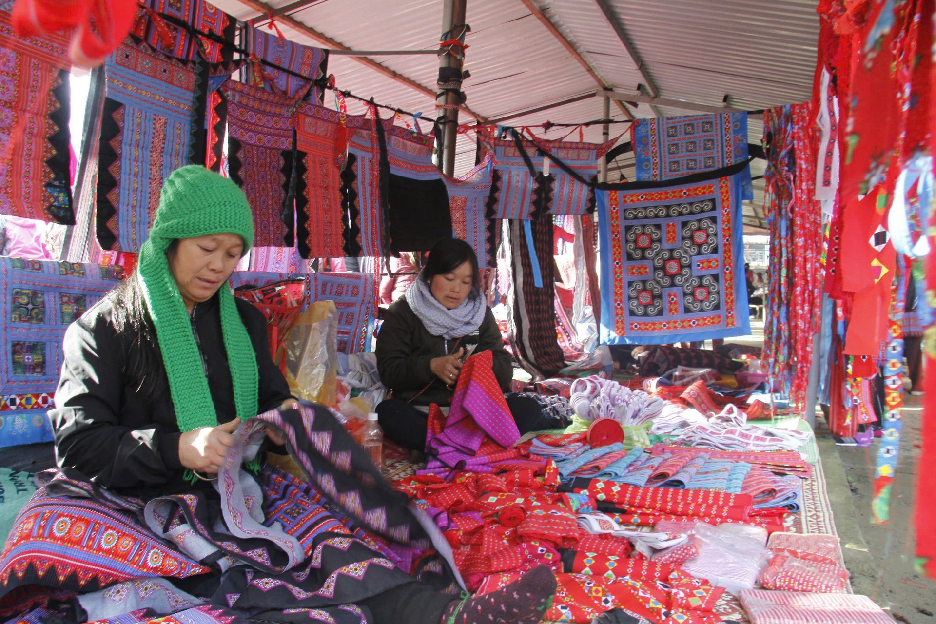 Chợ phiên Mai Châu (Hòa Bình)
