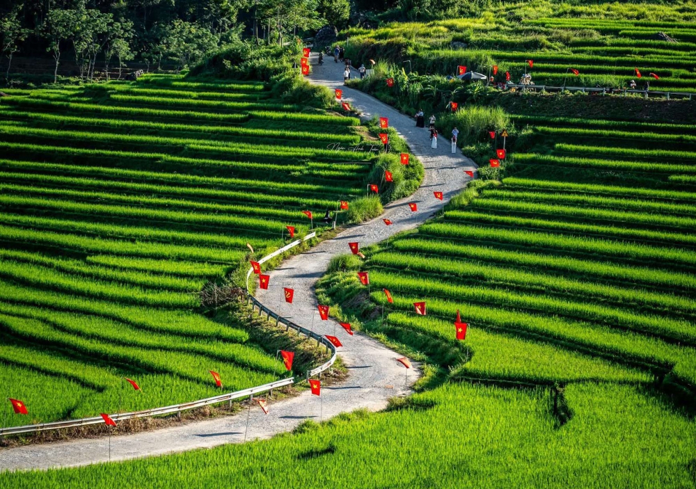 Cung đường chữ S nổi tiếng ở Pù Luông