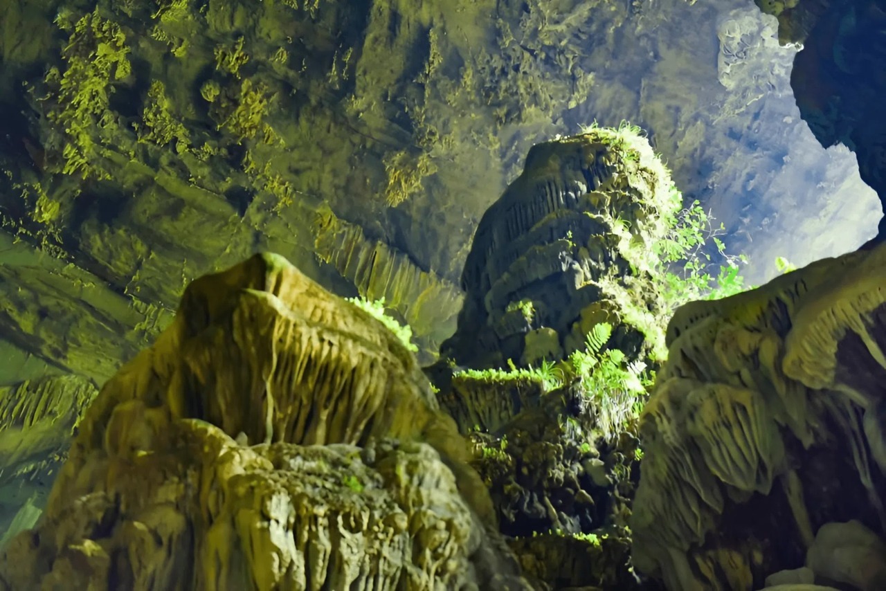 Hang Dơi thuộc bản Kho Mường khu bảo tồn thiên nhiên Pù Luông