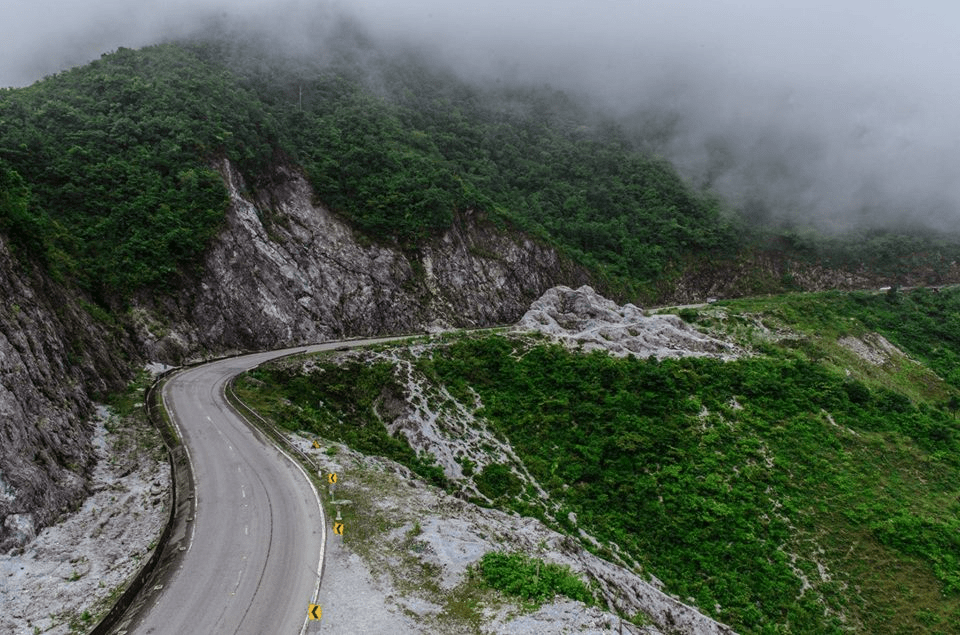 Bản Lác Mai Châu cách Hà Nội bao nhiêu km?