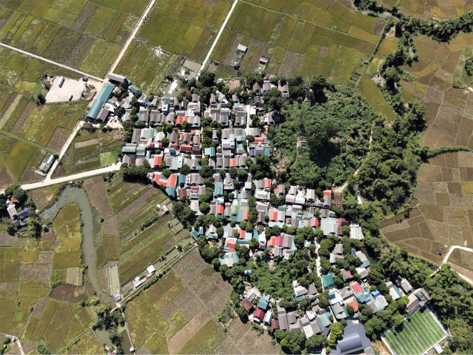 Bản Lác từ trên cao