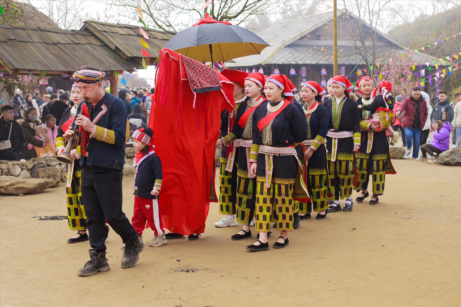 Kinh nghiệm khám phá lễ hội người Dao