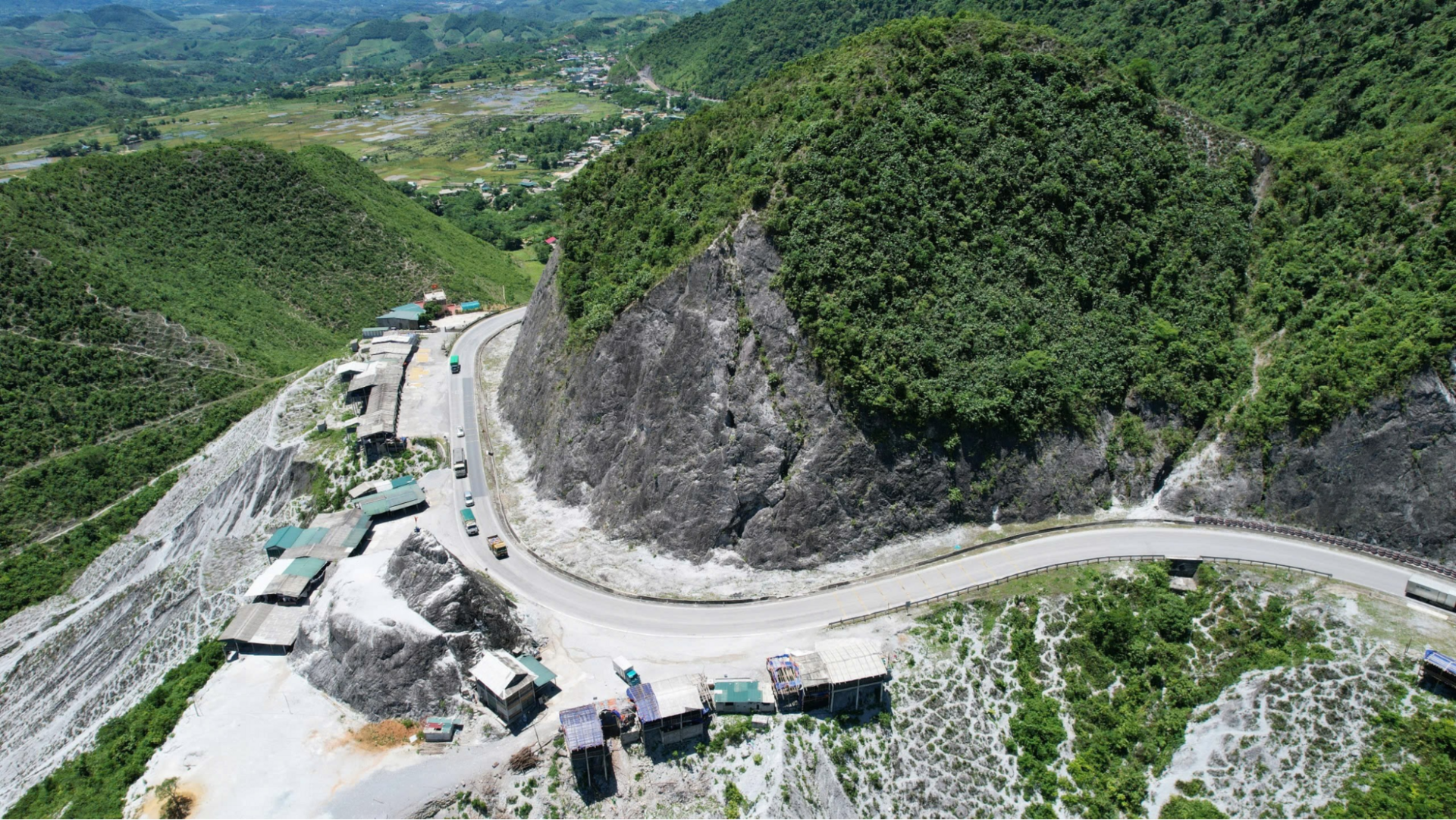 Đèo Thung Khe - Đèo đá trắng - điểm dừng chân lý tưởng trong hành trình đến với Mai Hịch Mai Châu