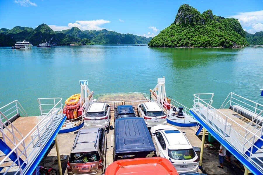 Going from Cat Ba to Hai Phong by ferry (Source: Onevivu)