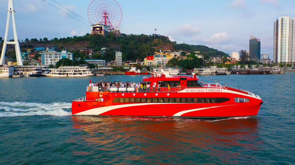 High-speed boat from Cat Ba to Hai Phong (Source: Môi trường du lịch Việt Nam)