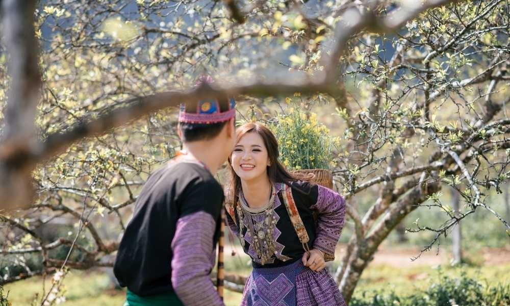 Chọc sàn thể hiện sự tinh tế trong văn hóa giao duyên