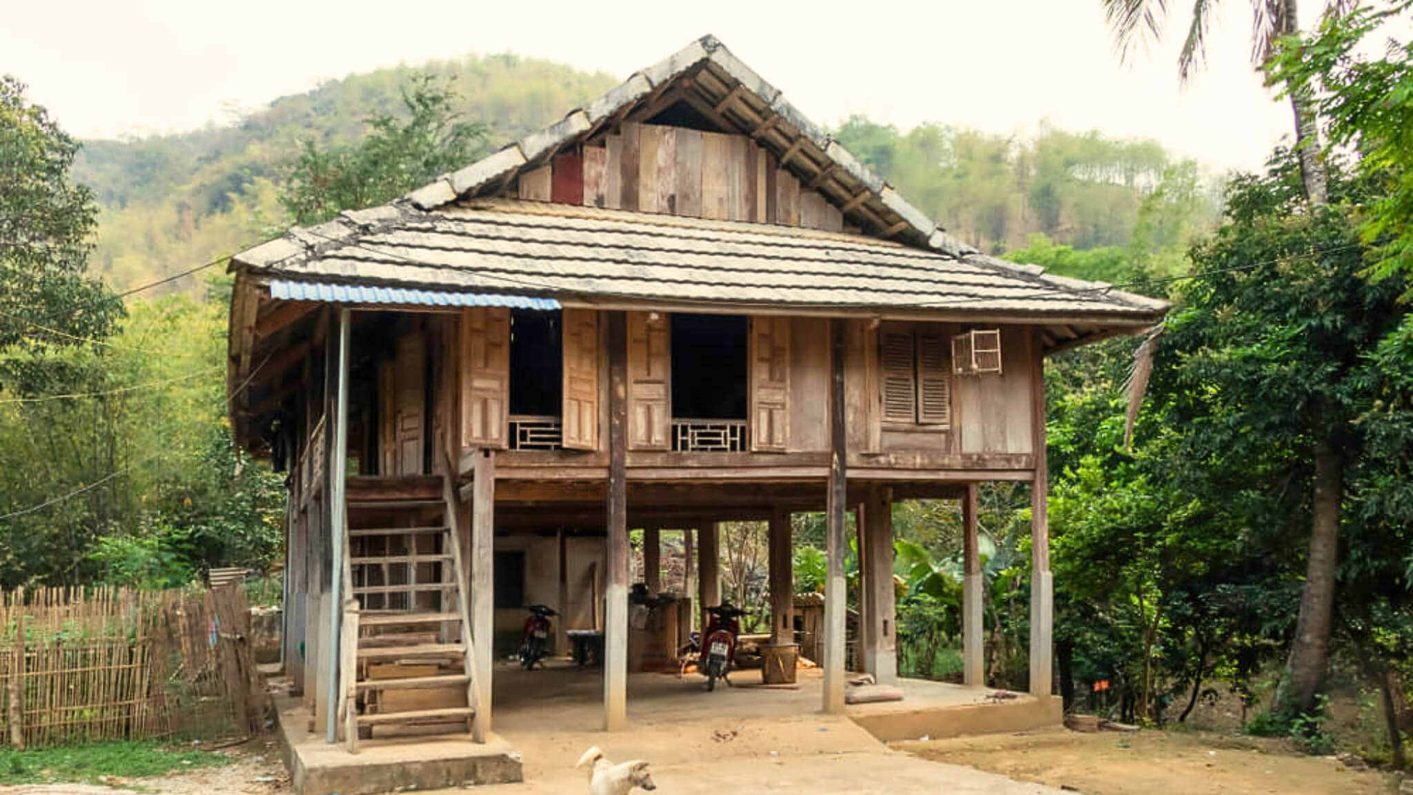 Nguồn gốc của tục chọc sàn