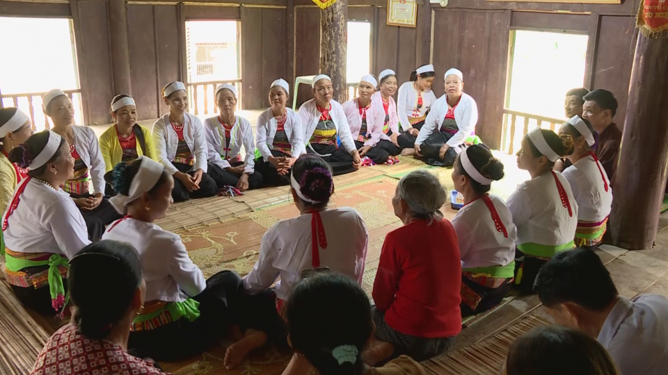 Mờ miệng là buổi gặp mặt chính thức đầu tiên giữa hai gia đình