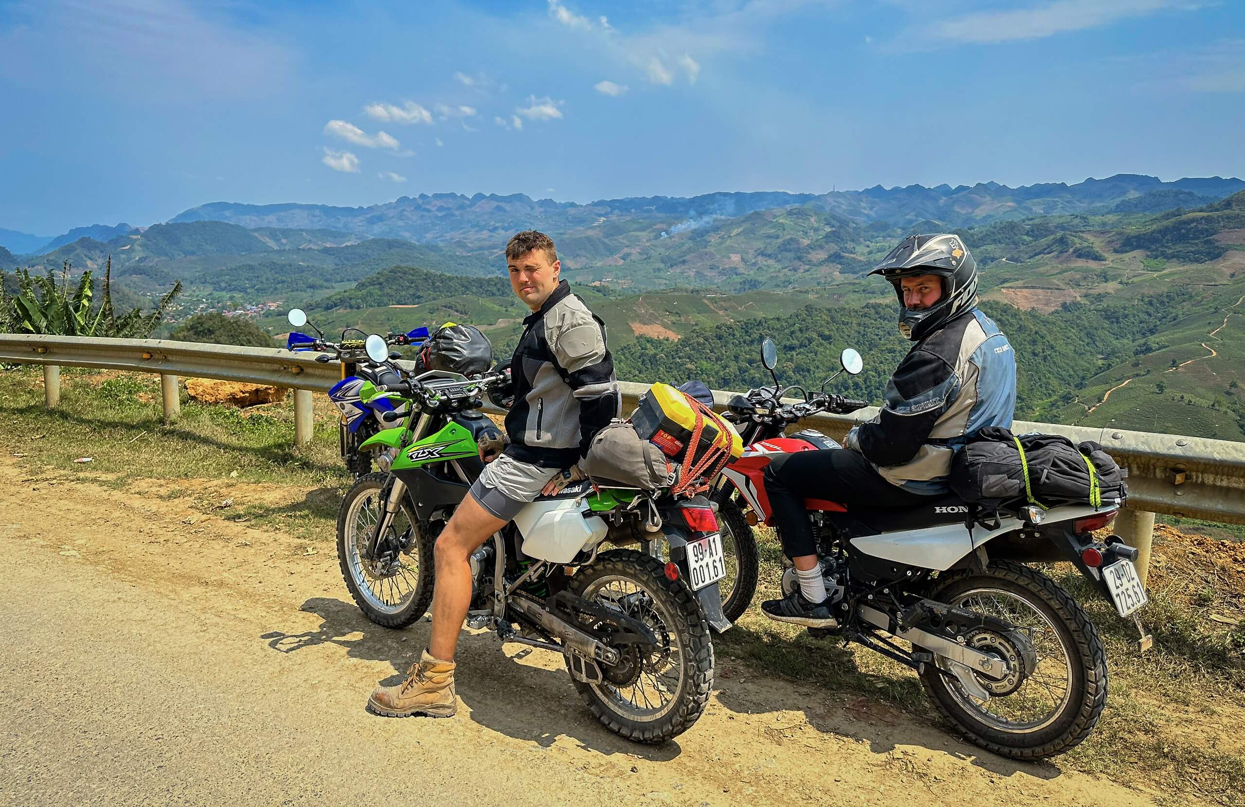 Stop at scenic viewpoints at your own pace