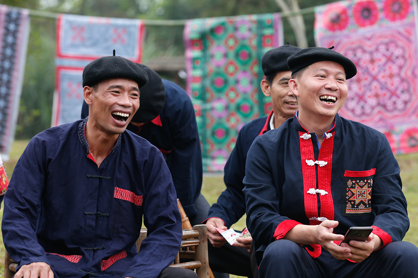 Trang phục đàn ông người Dao Quần Chẹt (nguồn: Báo ảnh Việt Nam)