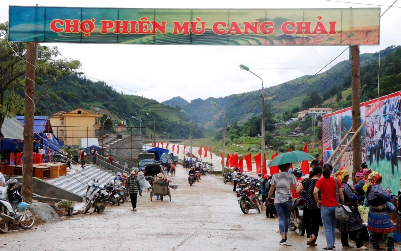 Chợ phiên Mù Cang Chải (Yên Bái)
