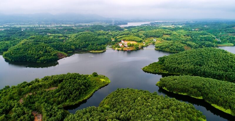 Đầm Ao Châu - vẻ đẹp được ví như Hạ Long trên núi