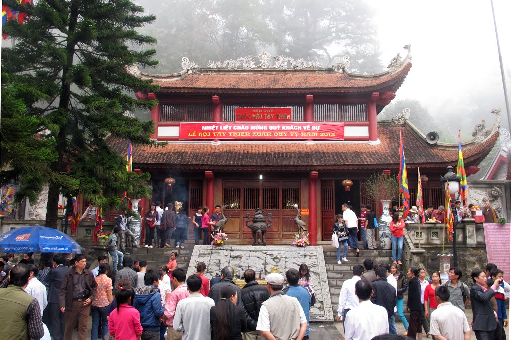 Đền Thượng thờ Quốc Mẫu Lăng Thị Tiêu trong Khu danh thắng Tây Thiên (Nguồn: vinhphuc.gov)