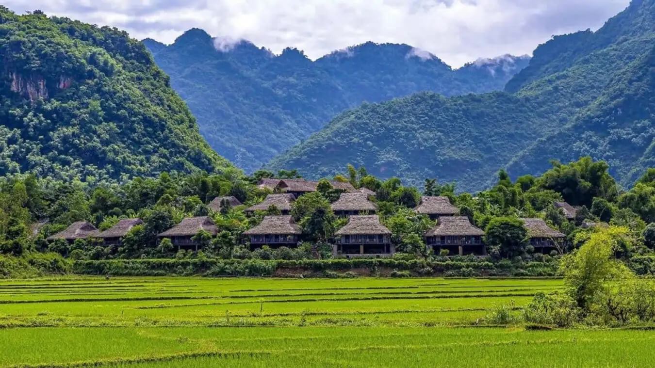Bản làng dân tộc Thái và Mường tại Mai Châu